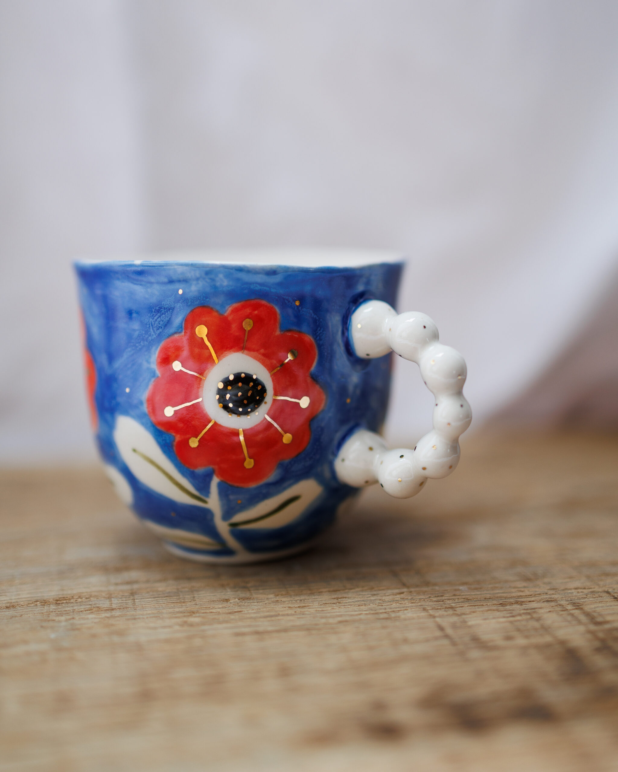 Kubek w czerwone kwiaty 180ml - obrazek 2