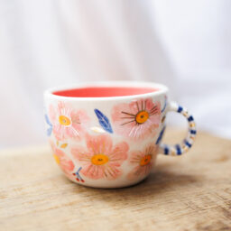 Kubek w różowe kwiaty 335ml