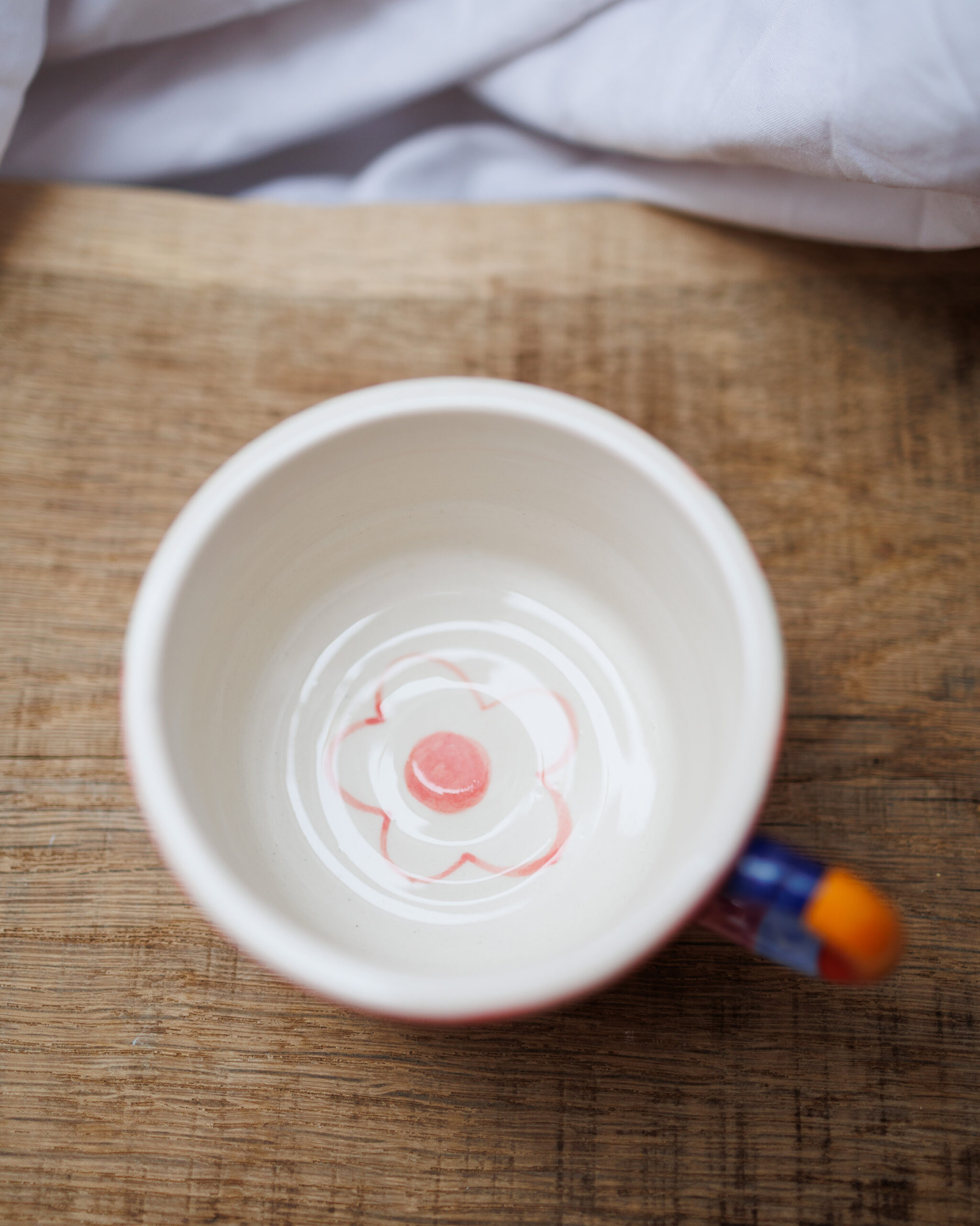 Kubek w białe kwiaty 265ml - obrazek 4