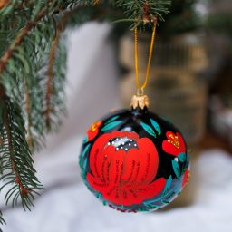 Bombka czarna w kwiaty 10cm