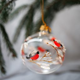 Bombka w gile na gałązkach 10cm