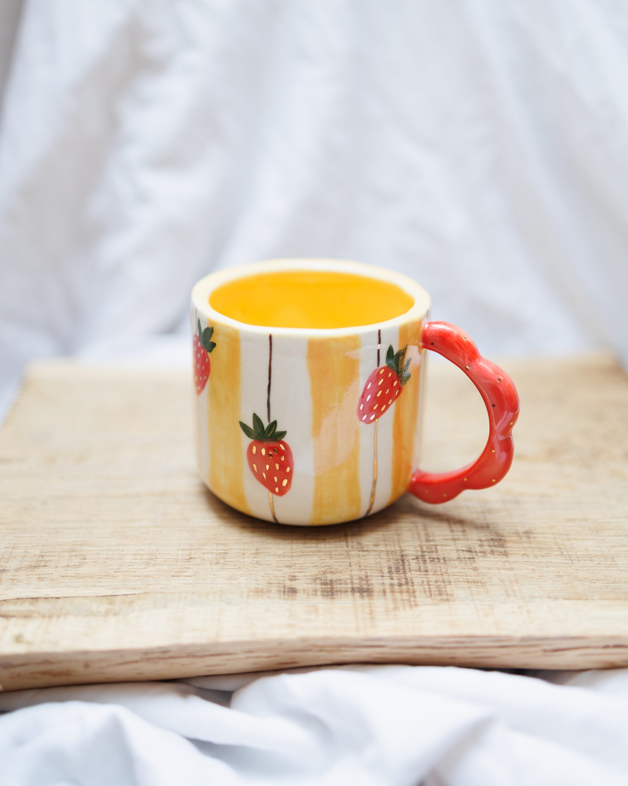 Kubek w truskawki 380ml - obrazek 3