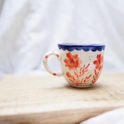 Kubeczek w czerwone kwiaty 175ml