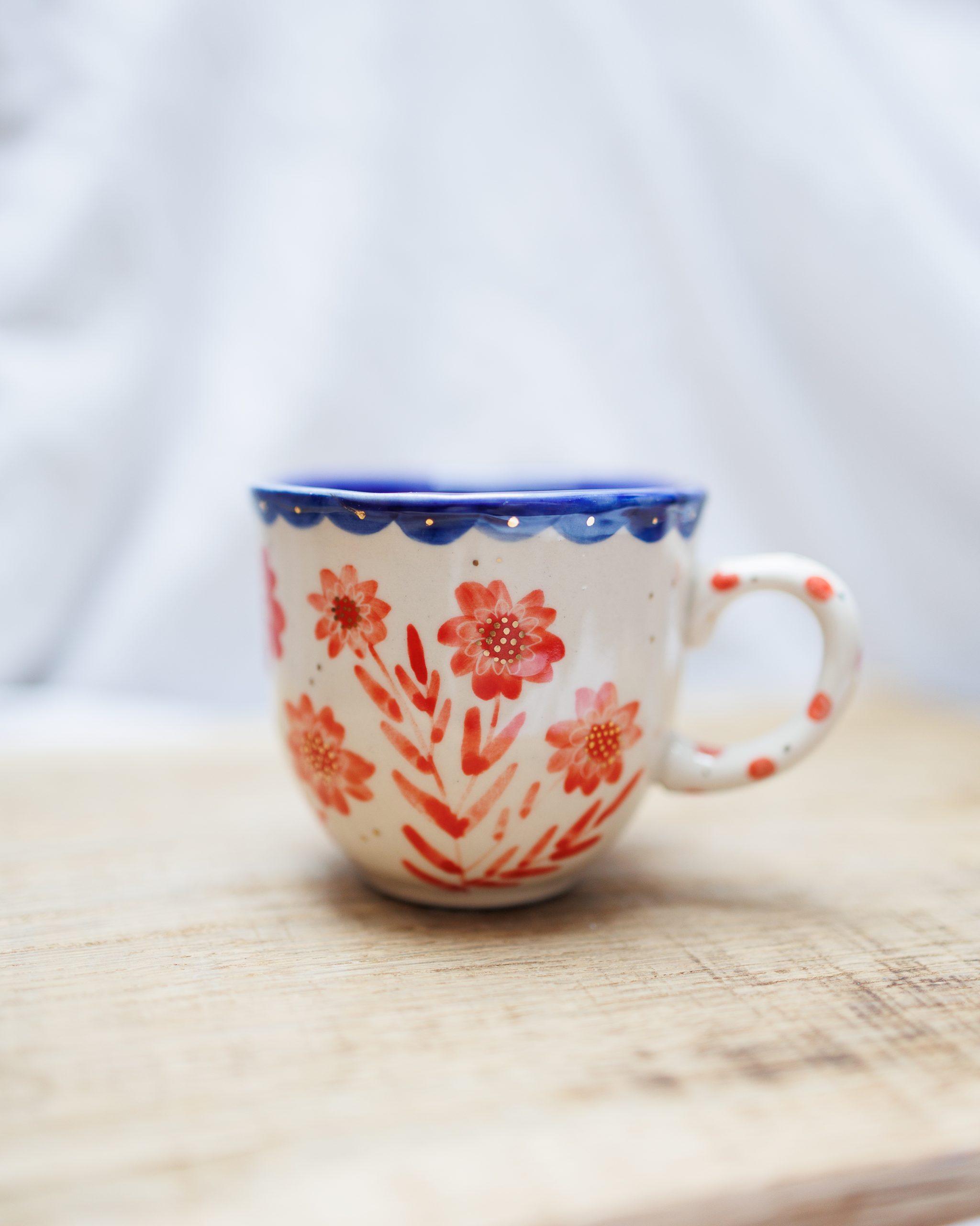 Kubeczek w czerwone kwiaty 175ml - obrazek 2